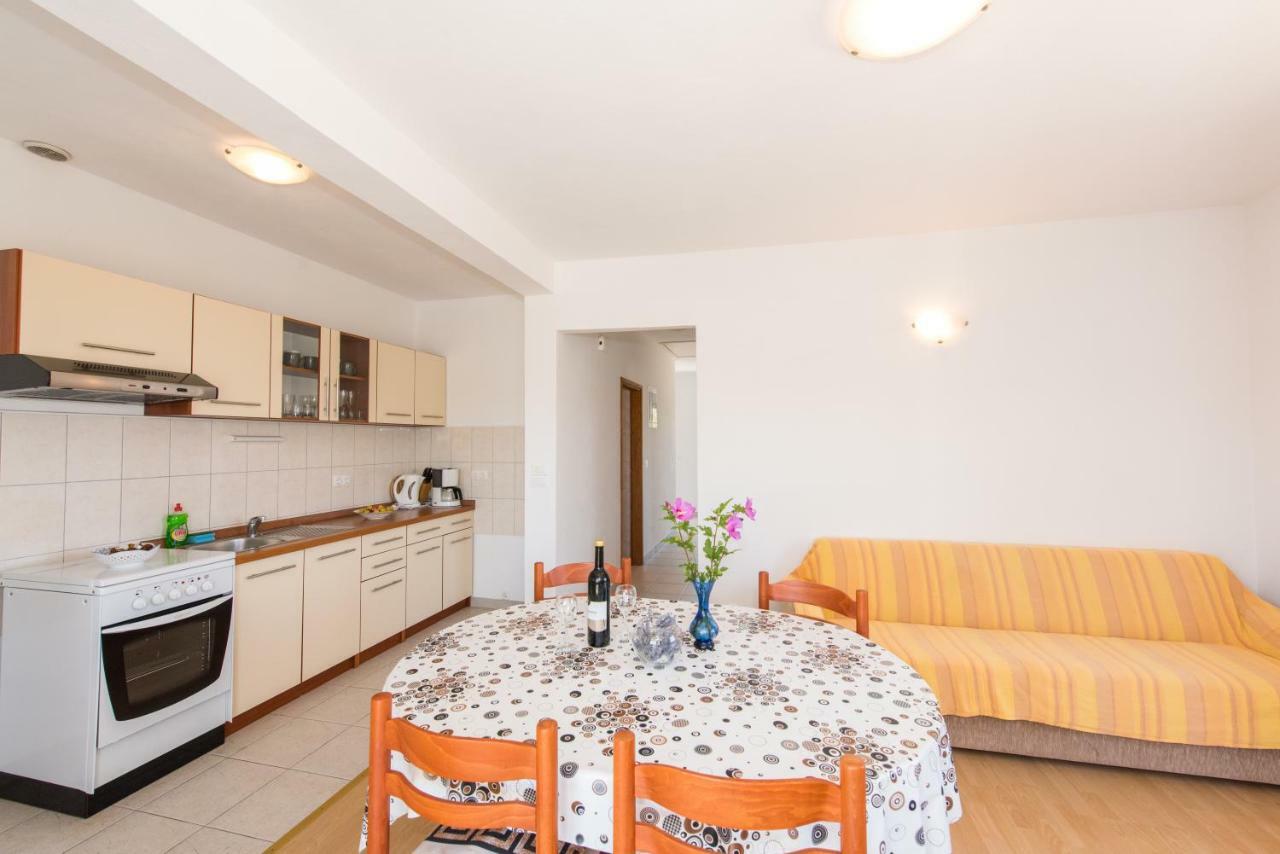 Apartments Maco เพทรอซาเน ภายนอก รูปภาพ