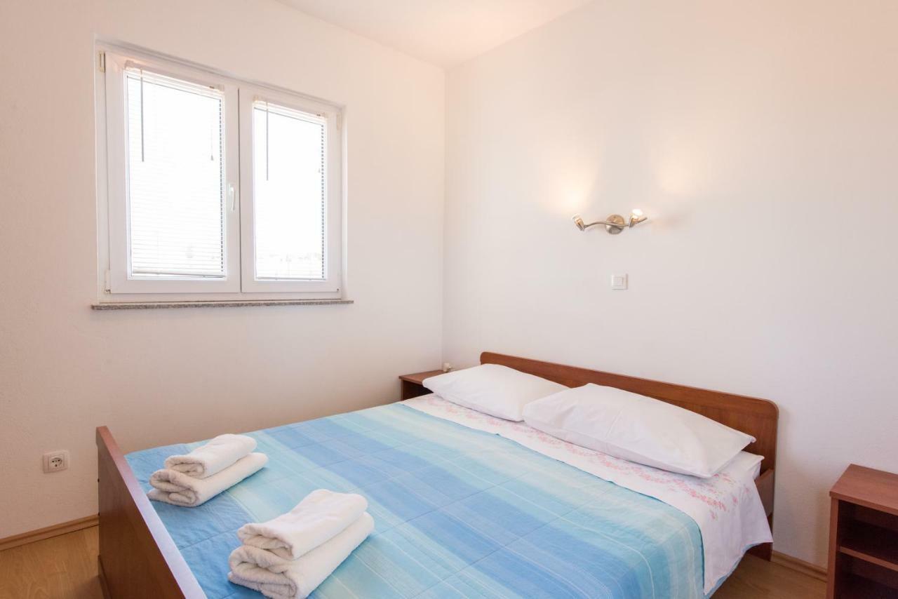 Apartments Maco เพทรอซาเน ภายนอก รูปภาพ