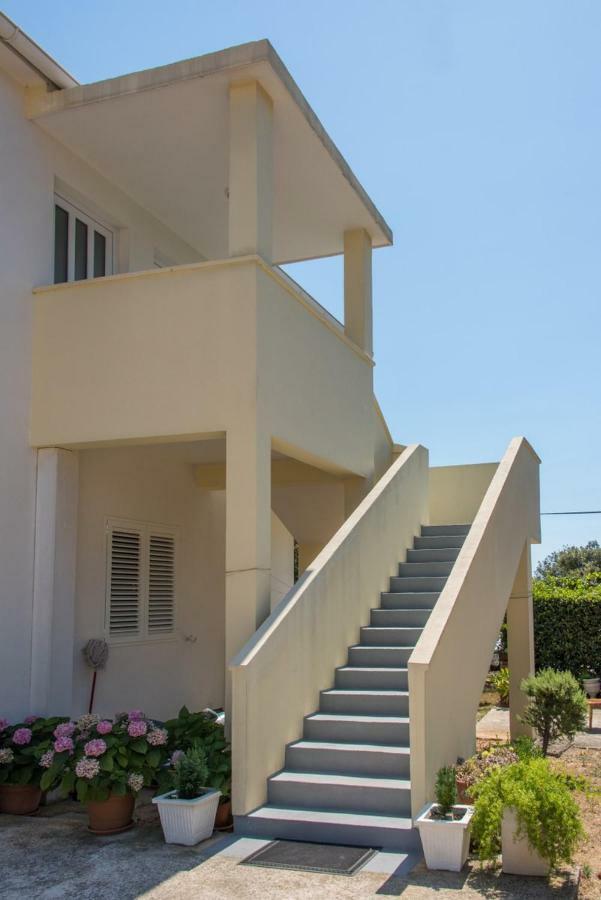 Apartments Maco เพทรอซาเน ภายนอก รูปภาพ